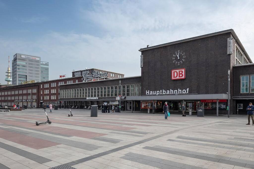 - Cozy Apartment In The Heart Of Duisburg With New York Design & Betten & Sofa - 5 Mins Central Station Hbf - Big Tv & Wifi -- Zewnętrze zdjęcie