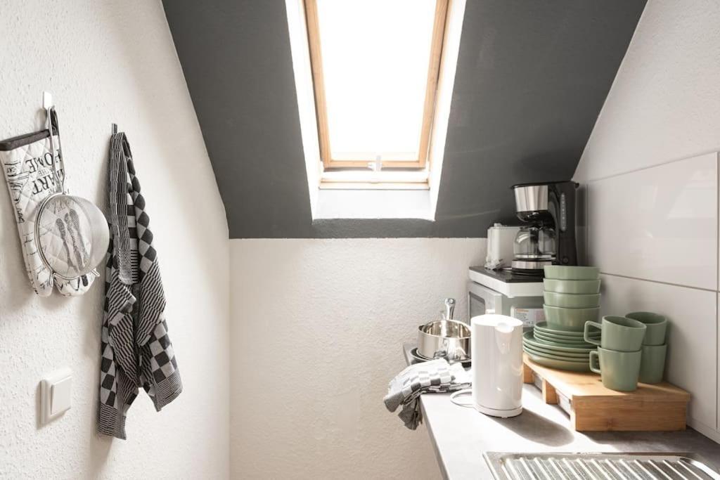 - Cozy Apartment In The Heart Of Duisburg With New York Design & Betten & Sofa - 5 Mins Central Station Hbf - Big Tv & Wifi -- Zewnętrze zdjęcie
